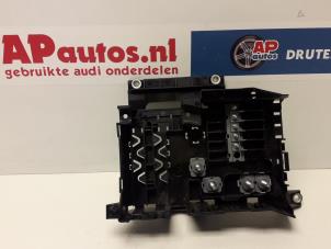 Used Fuse box Audi Q7 (4LB) 4.2 FSI V8 32V Price € 20,00 Margin scheme offered by AP Autos
