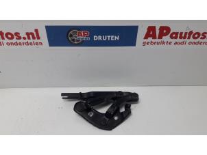 Used Bonnet Hinge Audi A1 Price € 20,00 Margin scheme offered by AP Autos