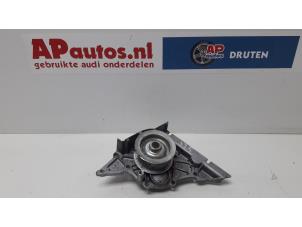 Usados Bomba de agua Audi A8 (D3) 3.7 V8 40V Quattro Precio de solicitud ofrecido por AP Autos