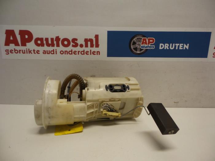 Kraftstofffilter van een Audi A3 (8L1) 1.6 1997