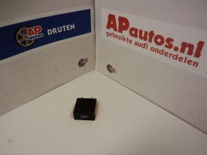 Używane Przekaznik Audi A4 Quattro (B5) 2.8 V6 30V Cena € 35,00 Procedura marży oferowane przez AP Autos