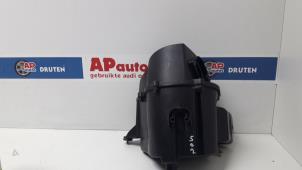 Używane Obudowa filtra powietrza Audi A1 Sportback (8XA/8XF) 1.6 TDI 16V Cena € 45,00 Procedura marży oferowane przez AP Autos