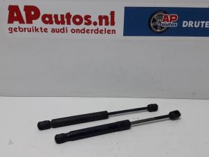 Usagé Kit amortisseur gaz hayon Audi A6 (C5) 2.4 V6 30V Prix € 9,99 Règlement à la marge proposé par AP Autos