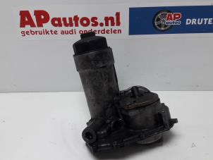 Usados Cuerpo de filtro de aceite Audi A6 (C5) 2.5 TDI V6 24V Precio € 19,99 Norma de margen ofrecido por AP Autos