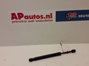 Usagé Amortisseur à gaz arrière droit Audi A4 (B6) 1.8 T 20V Prix € 10,00 Règlement à la marge proposé par AP Autos