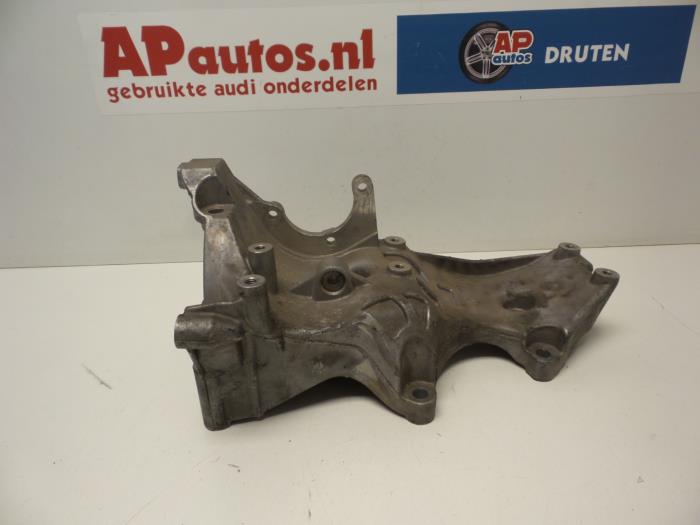 Usagé Support dynamo haut Audi A4 (B6) 2.0 20V Prix € 19,99 Règlement à la marge proposé par AP Auto's
