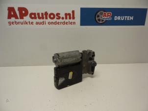 Usados Motor de techo deslizante Audi A4 (B5) 1.8 20V Precio € 45,00 Norma de margen ofrecido por AP Autos