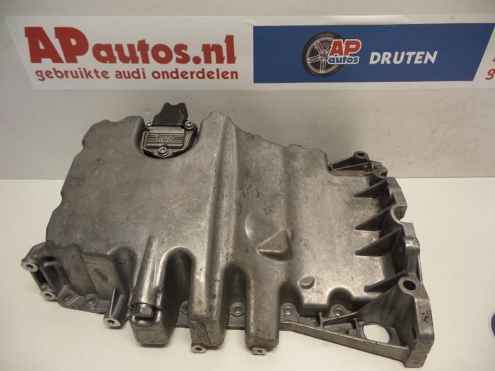 Usagé Couvercle carter Audi A4 (B7) 1.9 TDI Prix € 29,99 Règlement à la marge proposé par AP Auto's
