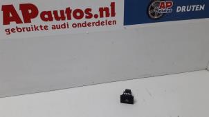 Gebrauchte Panikbeleuchtung Schalter Audi A3 (8P1) 1.9 TDI Preis € 14,99 Margenregelung angeboten von AP Autos