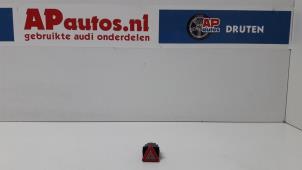 Gebrauchte Panikbeleuchtung Schalter Audi A3 (8P1) 1.6 Preis € 14,99 Margenregelung angeboten von AP Autos