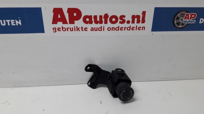 Switch for retractable tow bar