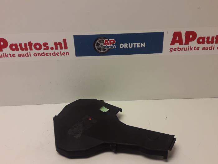 Usagé Couvercle de distribution Audi A4 Avant (B6) 2.4 V6 30V Prix € 35,00 Règlement à la marge proposé par AP Auto's