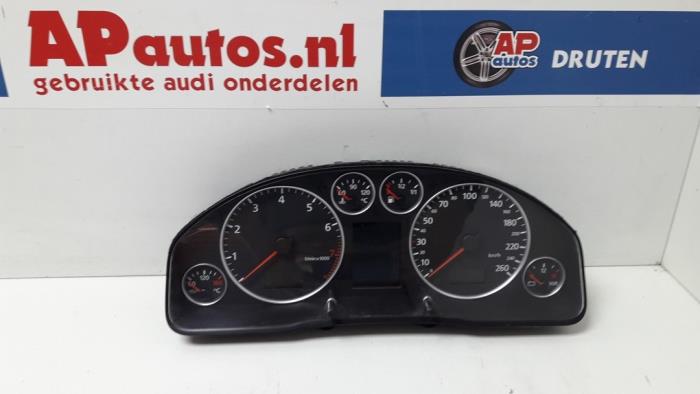 Licznik kilometrów KM z Audi A6 Avant (C5) 2.4 V6 30V 2002