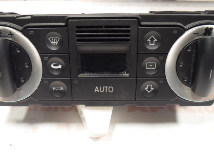 Używane Panel climatronic Audi TT (8N3) 1.8 20V Turbo Quattro Cena € 29,99 Procedura marży oferowane przez AP Auto's