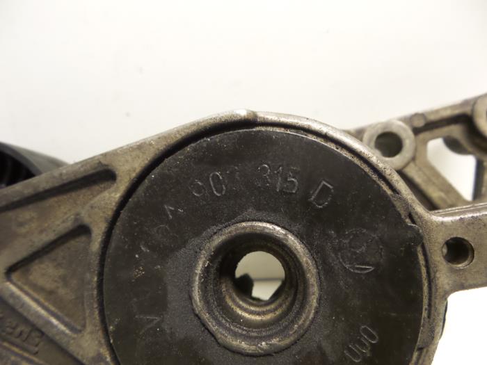 Drive belt tensioner from a Audi A3 (8L1) 1.8 20V 1997