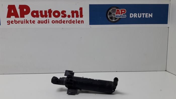 Używane Spryskiwacz reflektorów Audi A4 Avant (B8) 2.0 TDI 16V Cena € 19,99 Procedura marży oferowane przez AP Auto's