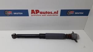 Używane Amortyzator lewy tyl Audi A3 Sportback (8VA/8VF) 1.6 TDI Ultra 16V Cena € 35,00 Procedura marży oferowane przez AP Autos