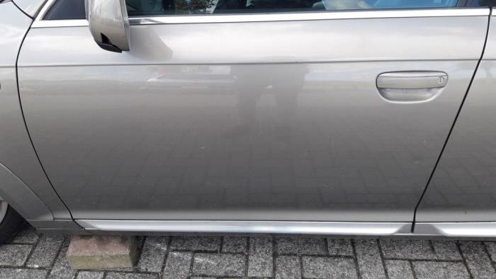 Door 4-door, front left from a Audi A6 Allroad Quattro (C6) 2.7 TDI V6 24V 2008
