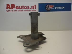 Używane Wspornik zderzaka prawy przód Audi A3 (8L1) 1.8 20V Cena € 35,00 Procedura marży oferowane przez AP Autos