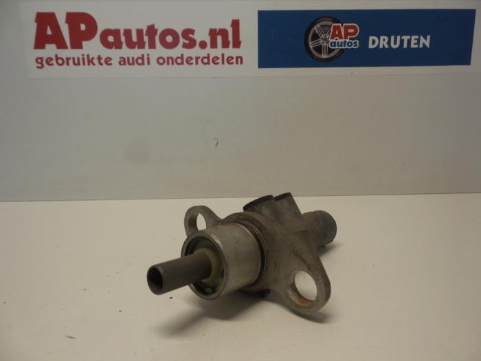 Master brake cylinder