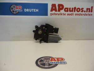 Usados Motor de ventanilla de puerta Audi A4 (B5) 1.9 TDI Precio € 19,99 Norma de margen ofrecido por AP Autos