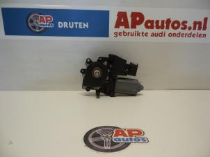 Usados Motor de ventanilla de puerta Audi A4 (B5) 1.8 20V Precio € 19,99 Norma de margen ofrecido por AP Autos