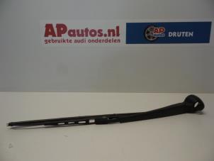 Usagé Bras essuie-glace arrière Audi A3 (8L1) 1.8 20V Prix € 15,00 Règlement à la marge proposé par AP Autos