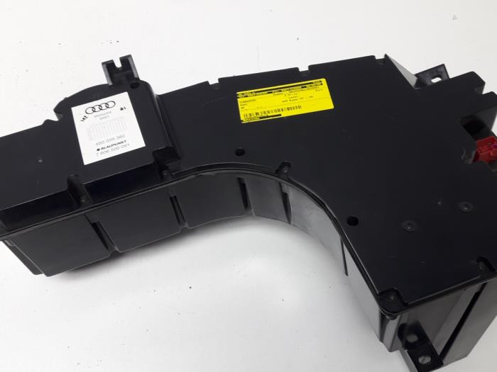 Subwoofer Audi A6 1.8 Turbo 20V - 4B5035382 - AP Autos