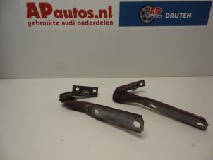 Usagé Charnière de capot Audi A4 (B5) 1.8 20V Prix € 35,00 Règlement à la marge proposé par AP Autos