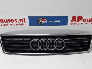 Usagé Calandre Audi A6 (C5) 2.5 TDI V6 24V Prix € 19,99 Règlement à la marge proposé par AP Autos