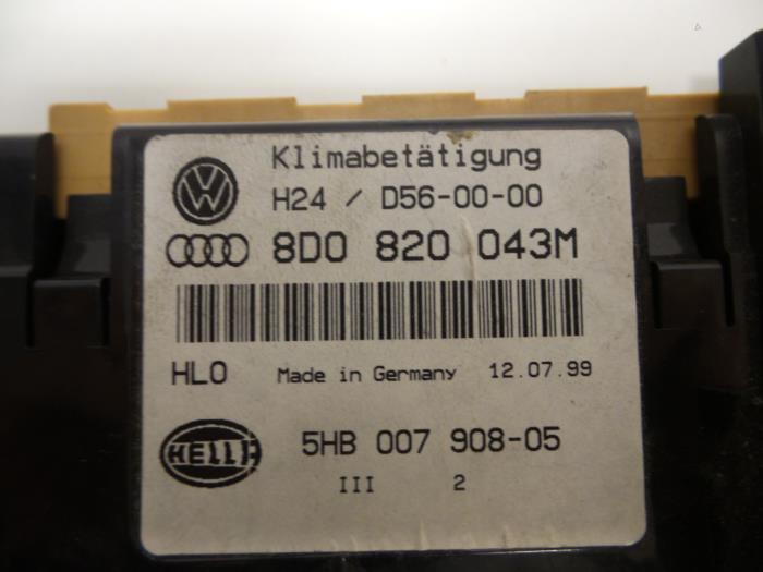 Climatronic panel from a Audi A4 (B5) 2.4 30V 1999