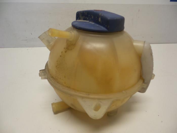 Expansion vessel from a Audi A3 (8L1) 1.9 TDI 90 2000