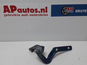 Usagé Charnière hayon Audi TT (8N3) 1.8 20V Turbo Quattro Prix € 14,99 Règlement à la marge proposé par AP Autos
