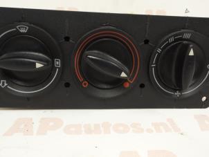 Usados Panel de control de calefacción Audi A4 (B5) 1.8 20V Precio € 45,00 Norma de margen ofrecido por AP Autos