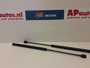 Used Set of bonnet gas struts Audi A8 (D2) 4.2 V8 40V Quattro Price on request offered by AP Autos