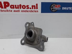 Używane Wspornik zderzaka prawy przód Audi TT (8N3) 1.8 20V Turbo Cena € 19,99 Procedura marży oferowane przez AP Autos