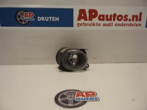Używane Swiatlo przeciwmgielne lewy przód Audi A4 Quattro (B5) 2.4 30V Cena € 45,00 Procedura marży oferowane przez AP Autos