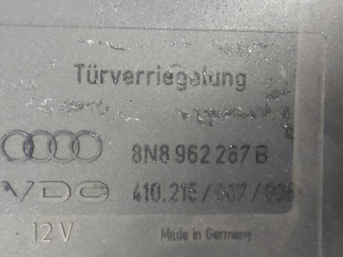 Modul centralnego zamka z Audi TT (8N3) 1.8 20V Turbo Quattro 2000