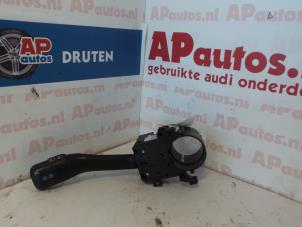 Usados Interruptor de indicador de dirección Audi A6 (C5) 2.4 V6 30V Precio € 19,99 Norma de margen ofrecido por AP Autos