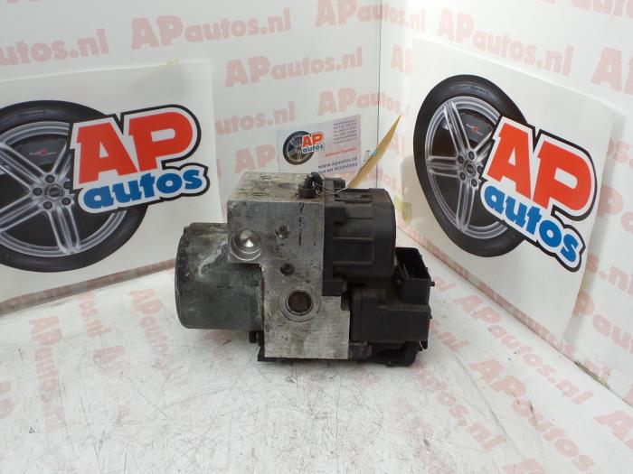 Usagé Bloc ABS Audi A4 (B5) 1.8 20V Prix € 24,99 Règlement à la marge proposé par AP Auto's