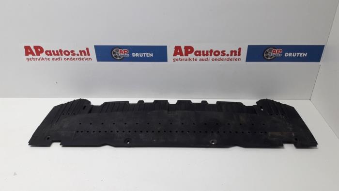 Usados Parachoque placa base Audi A4 Avant (B8) 1.8 TFSI 16V Precio € 34,99 Norma de margen ofrecido por AP Auto's