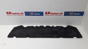 Usagé Pare-chocs plaque inférieure Audi A4 Avant (B8) 1.8 TFSI 16V Prix € 40,00 Règlement à la marge proposé par AP Autos