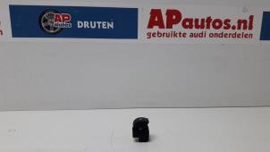 Używane Przelacznik elektrycznej szyby Audi A4 Cabrio (B7) 2.0 TFSI 20V Cena € 10,00 Procedura marży oferowane przez AP Autos