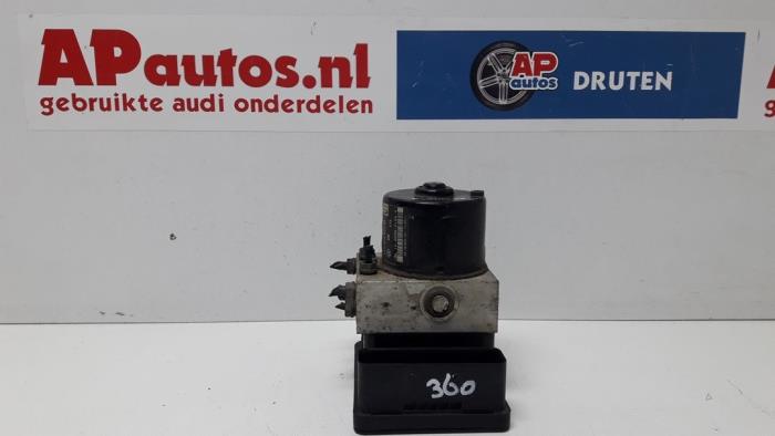 ABS pump from a Audi A3 (8P1) 2.0 TDI 16V 2006