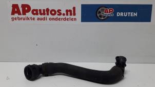 Usagé Tuyau radiateur Audi A3 (8L1) 1.6 Prix € 15,00 Règlement à la marge proposé par AP Autos