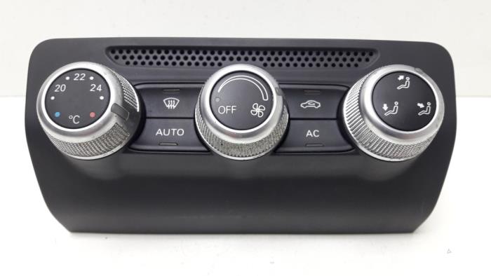 Panel Climatronic de un Audi A1 (8X1/8XK) 1.2 TFSI 2011