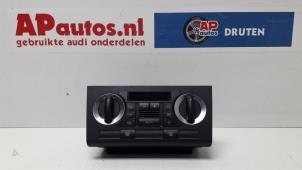 Używane Panel sterowania klimatyzacji Audi A3 Sportback (8PA) Cena € 75,00 Procedura marży oferowane przez AP Autos
