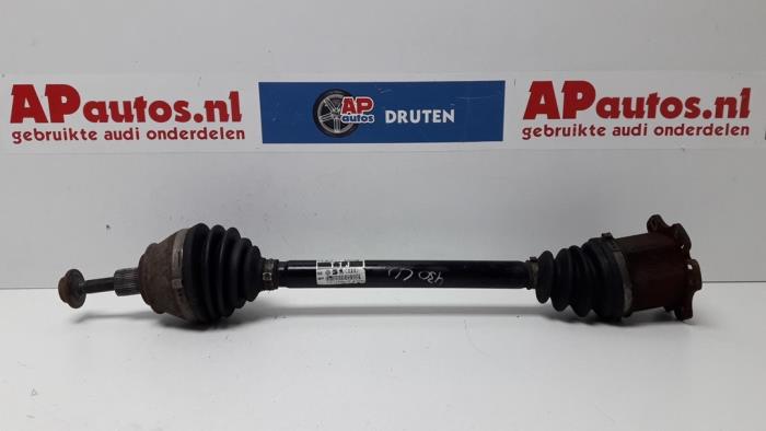 Front drive shaft, left from a Audi A6 Quattro (C6) 3.0 TDI V6 24V 2007