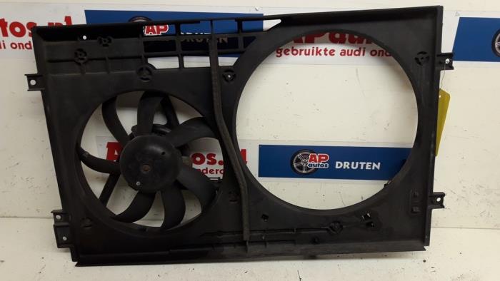 Cooling fan housing from a Audi TT (8N3) 1.8 20V Turbo Quattro 2003