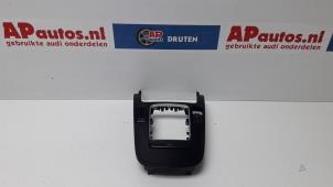 Usagé Console centrale Audi A4 Avant (B8) 2.0 TDI 16V Prix € 14,99 Règlement à la marge proposé par AP Autos